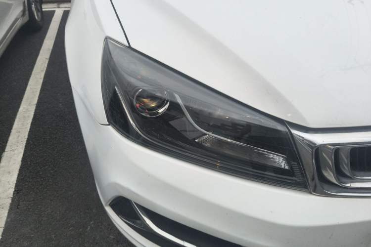 Used Geely Auto Emgrand 2020 1.5L Manual Luxury Model Right Front Headlight