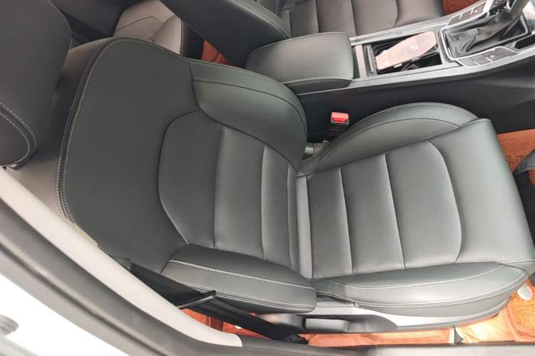 Used Geely Auto Emgrand 2020 1.5L CVT Upward Version Right Front Seat