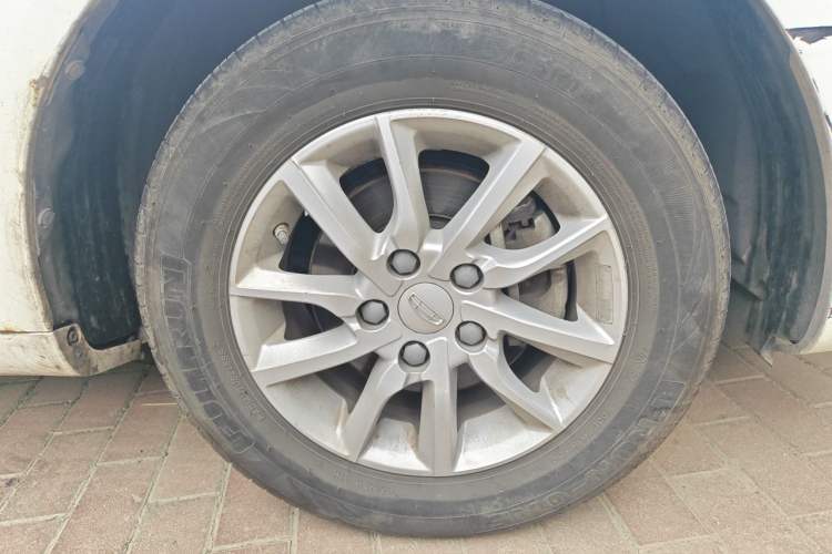 Used Geely Auto Emgrand 2020 1.5L Manual Luxury Model Right Front Wheel Hub