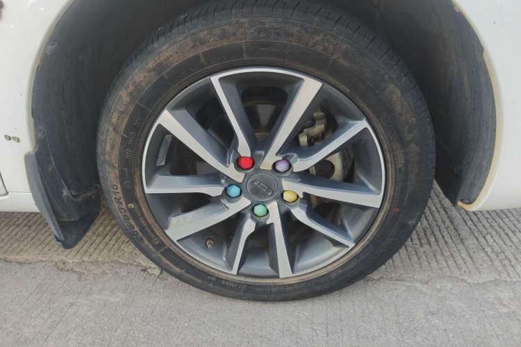 Used Geely Auto Emgrand 2020 1.5L Manual Upward Edition Right Front Wheel Hub