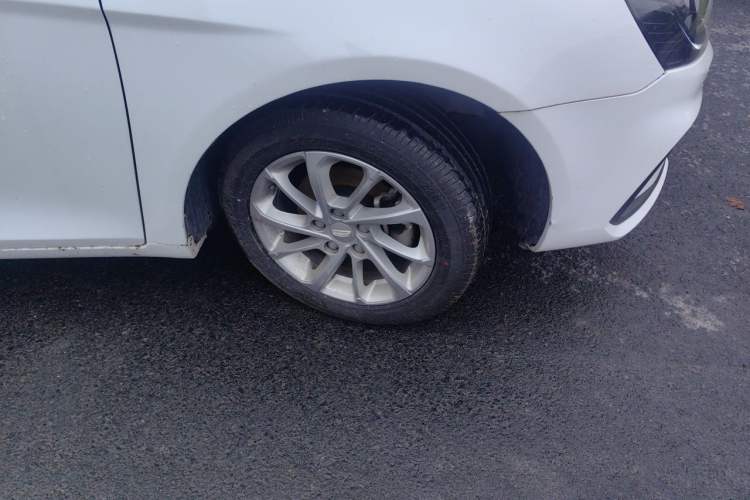 Used Geely Auto Emgrand 2020 1.5L Manual Luxury Model Right Front Wheel Hub
