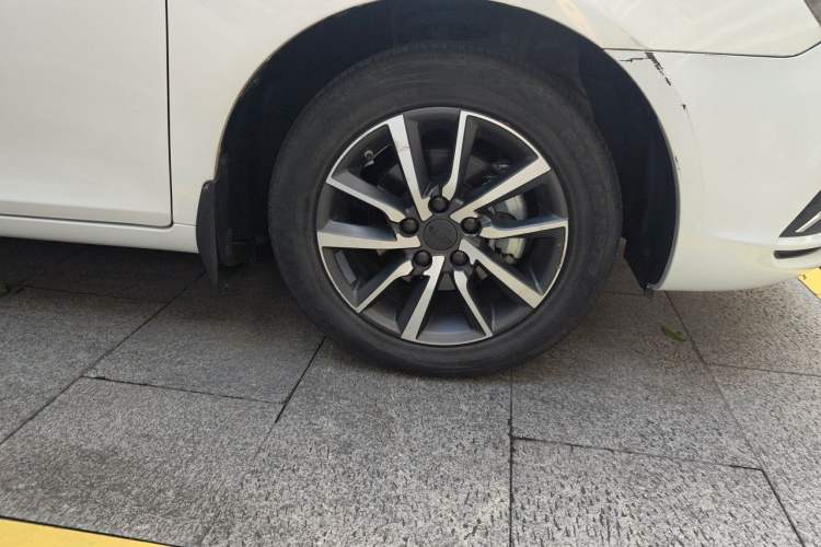 Used Geely Auto Emgrand 2020 1.5L CVT Upward Version Right Front Wheel Hub