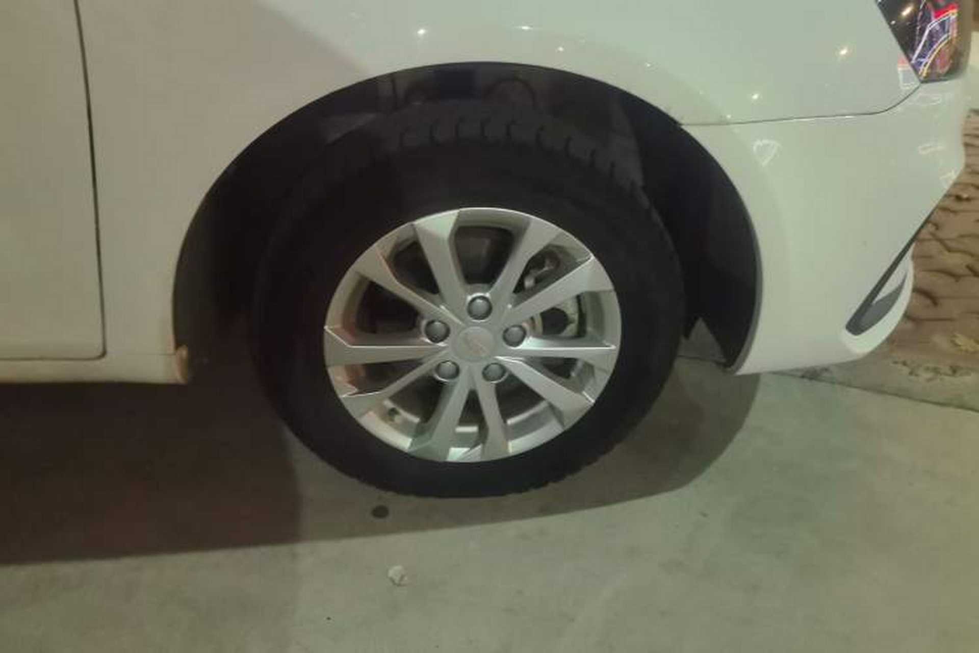 Used Geely Auto Emgrand 2020 1.5L Manual Comfort Version Right Front Wheel Hub