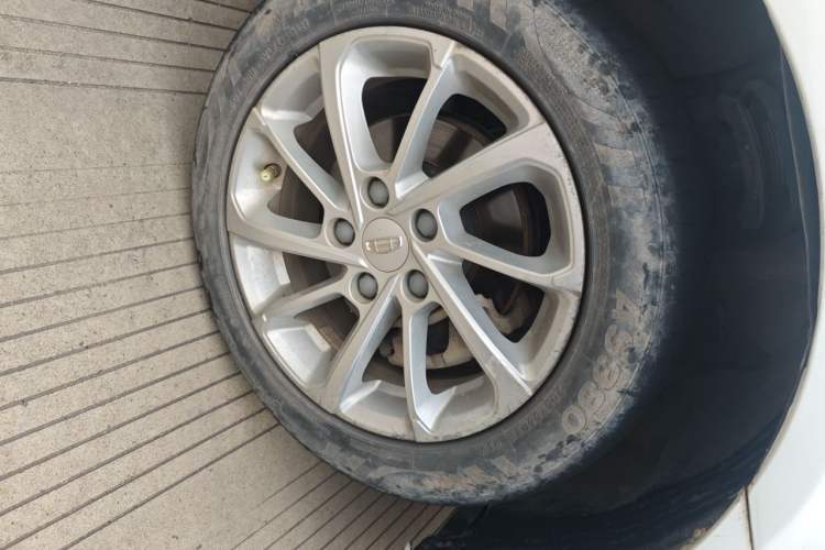 Used Geely Auto Emgrand 2020 1.5L CVT Luxury Model Right Front Wheel Hub