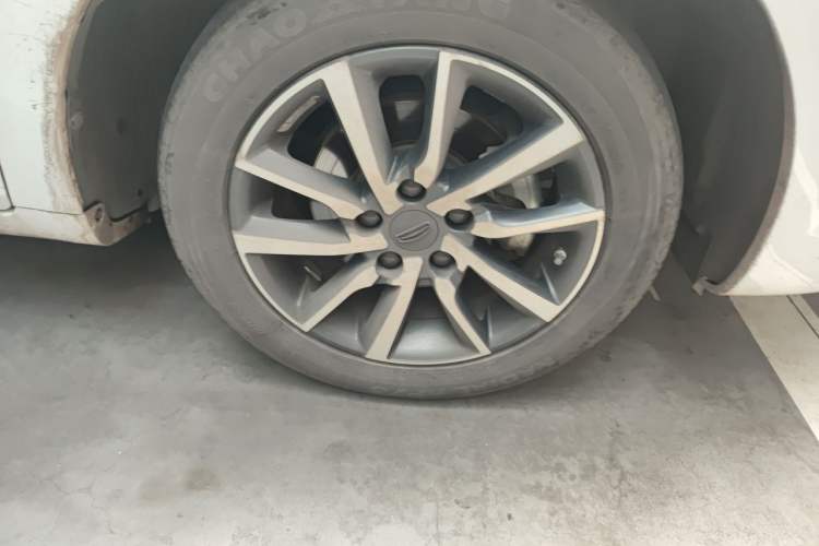 Used Geely Auto Emgrand 2020 1.5L Manual Upward Edition Right Front Wheel Hub