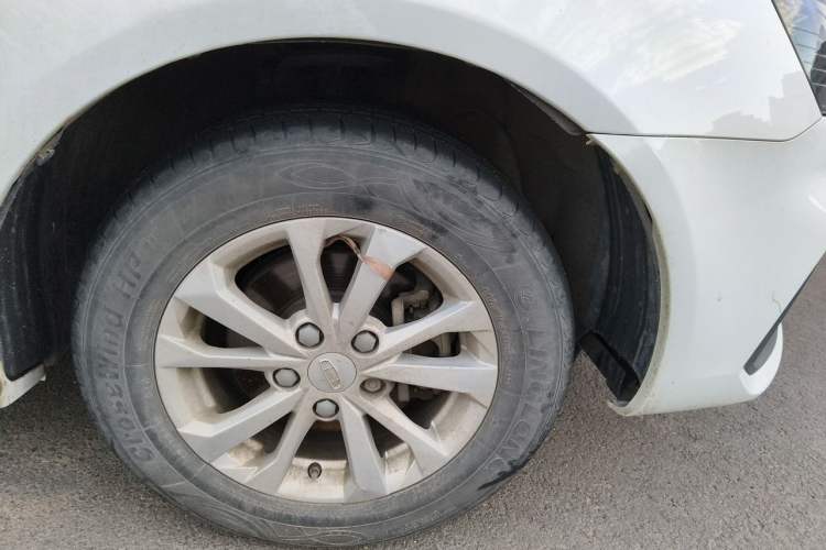 Used Geely Auto Emgrand 2020 1.5L Manual Comfort Version Right Front Wheel Hub