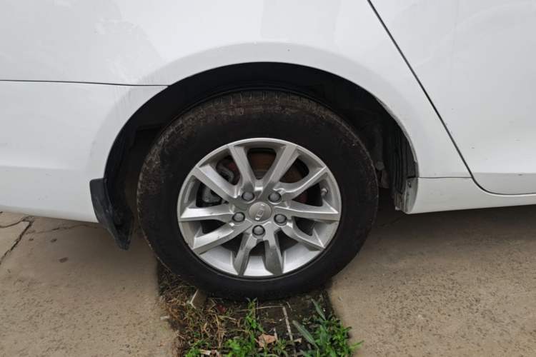 Used Geely Auto Emgrand 2020 1.5L Manual Comfort Version Right Rear Wheel Hub