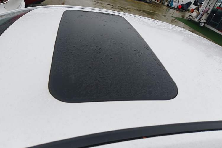 Used Geely Auto Emgrand 2020 1.5L CVT Upward Version Roof