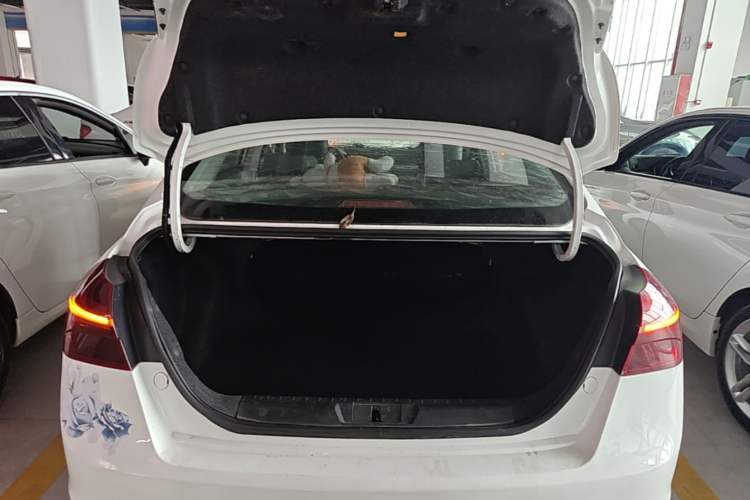 Used Geely Auto Emgrand 2020 1.5L CVT Upward Version Trunk
