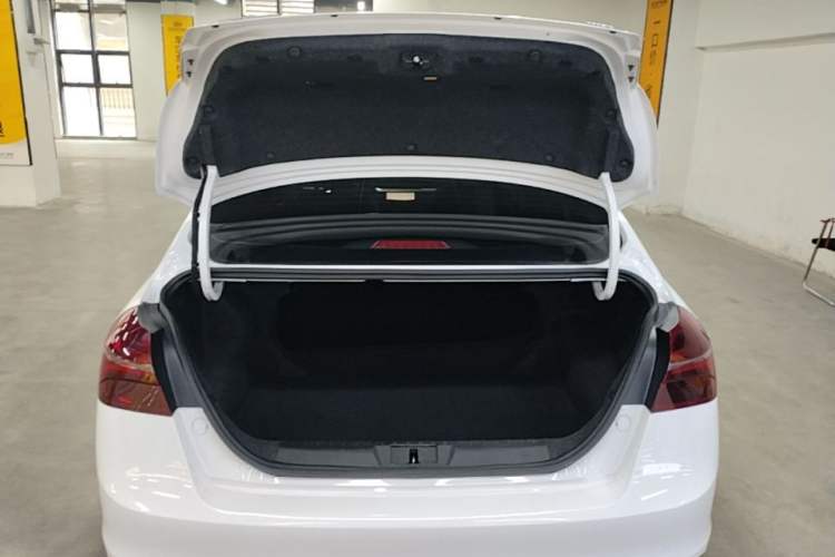Used Geely Auto Emgrand 2020 1.5L CVT Upward Version Trunk