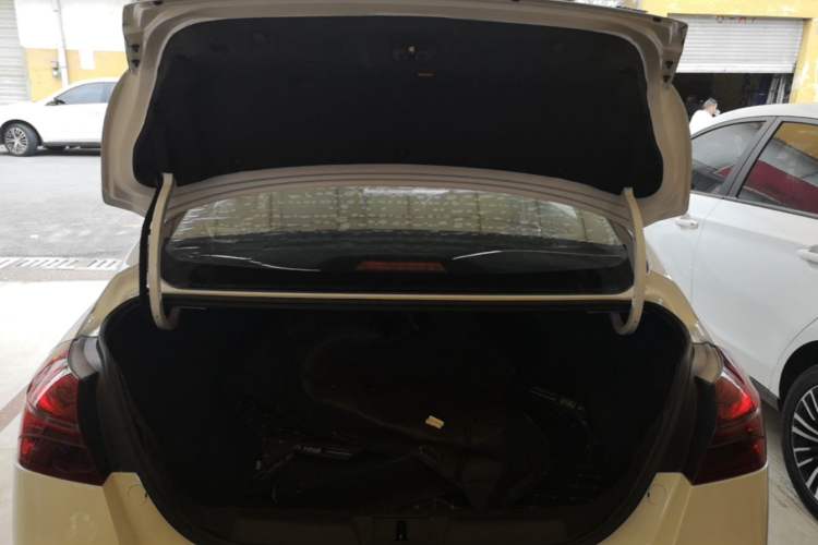 Used Geely Auto Emgrand 2020 1.5L Manual Comfort Version Trunk