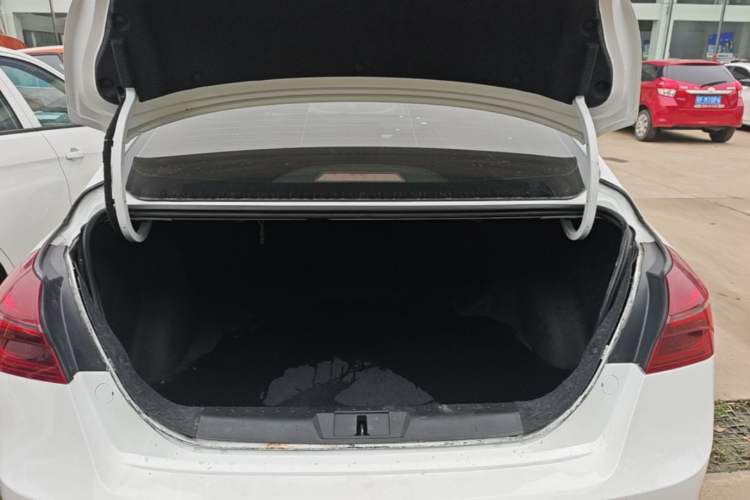 Used Geely Auto Emgrand 2020 1.5L Manual Comfort Version Trunk