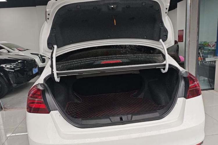 Used Geely Auto Emgrand 2020 1.5L CVT Upward Version Trunk