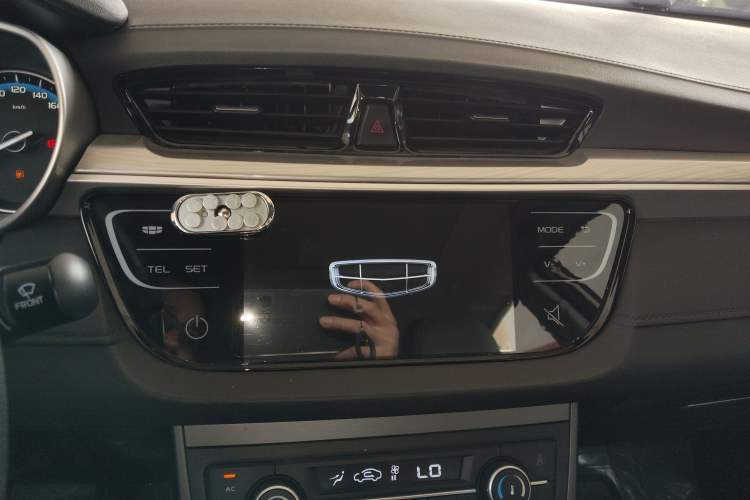 Used Geely Auto Emgrand 2020 1.5L CVT Luxury Model Audio And AC Panel