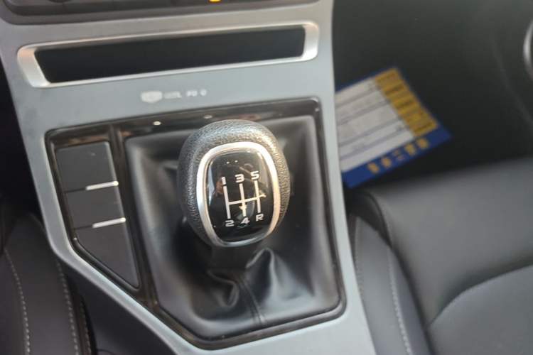 Used Geely Auto Emgrand 2020 1.5L Manual Upward Edition Gear Lever