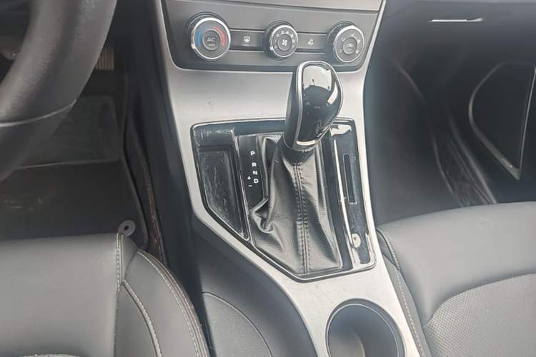 Used Geely Auto Emgrand 2020 1.5L CVT Comfort Model Gear Lever