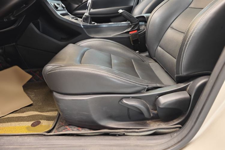 Used Geely Auto Emgrand 2020 1.5L Manual Upward Edition Interior 10