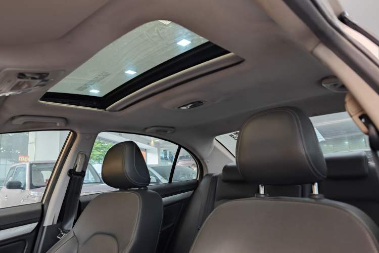 Used Geely Auto Emgrand 2020 1.5L Manual Upward Edition Interior 11