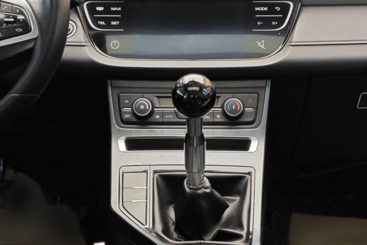 Used Geely Auto Emgrand 2020 1.5L Manual Upward Edition Interior 7