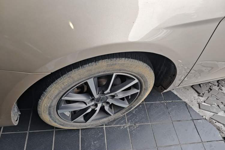 Used Geely Auto Emgrand 2020 1.5L Manual Upward Edition Left Front Wheel Hub