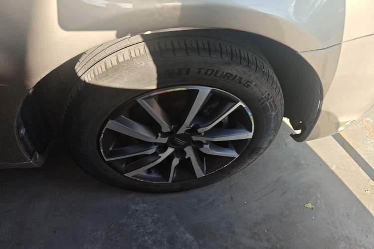 Used Geely Auto Emgrand 2020 1.5L Manual Upward Edition Right Front Wheel Hub