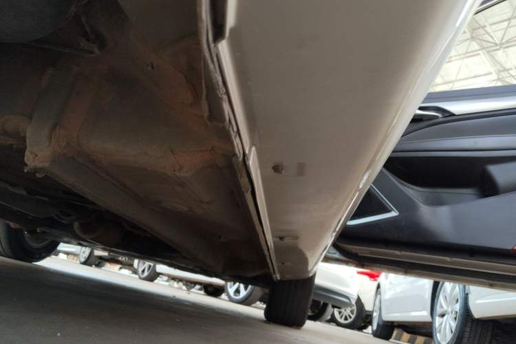 Used Geely Auto Emgrand 2020 1.5L CVT Luxury Model Right Side Sill