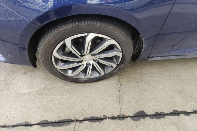 Used Geely Auto Emgrand 2021 UP 1.5L CVT Advanced Edition Left Front Wheel Hub