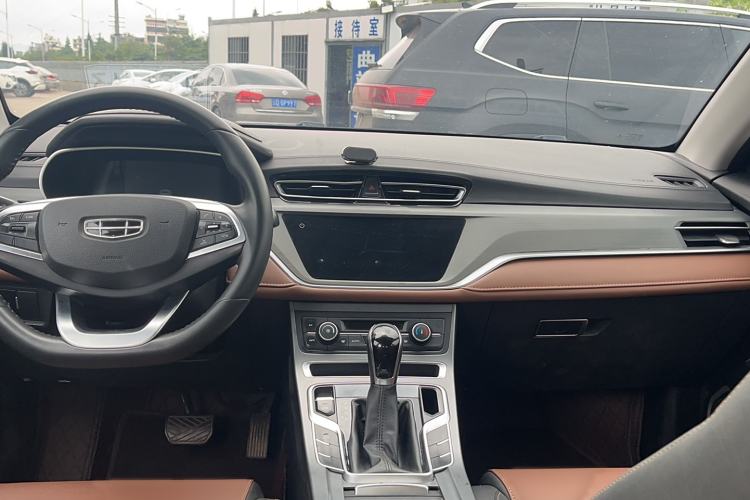 Used Geely Auto Emgrand 2021 UP 1.5L CVT Advanced Edition Audio And AC Panel