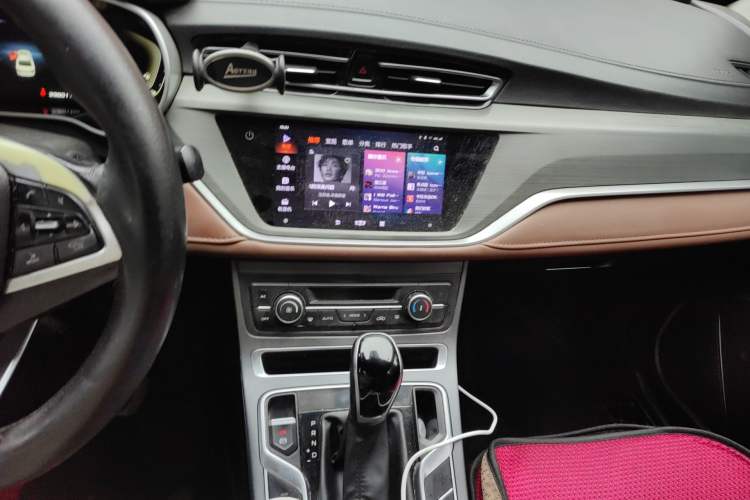 Used Geely Auto Emgrand 2021 UP 1.5L CVT Advanced Edition Audio And AC Panel