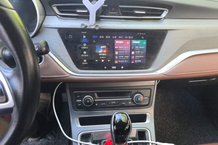 Used Geely Auto Emgrand 2021 UP 1.5L CVT Advanced Edition Audio And AC Panel