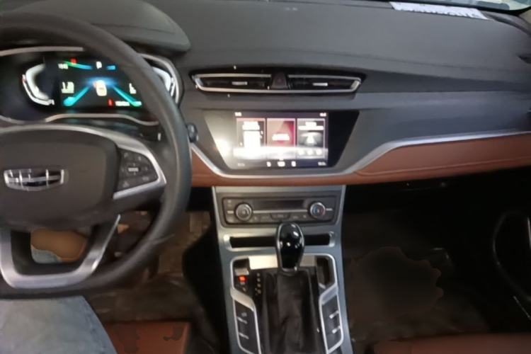 Used Geely Auto Emgrand 2021 UP 1.5L CVT Advanced Edition Center Console