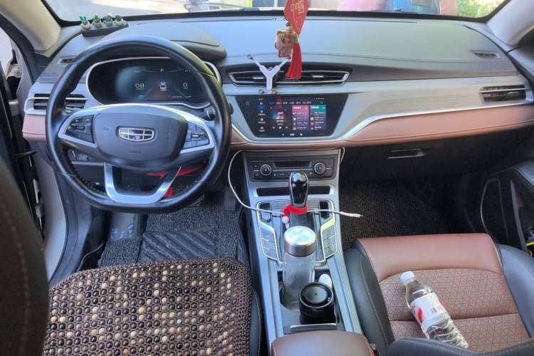 Used Geely Auto Emgrand 2021 UP 1.5L CVT Advanced Edition Center Console