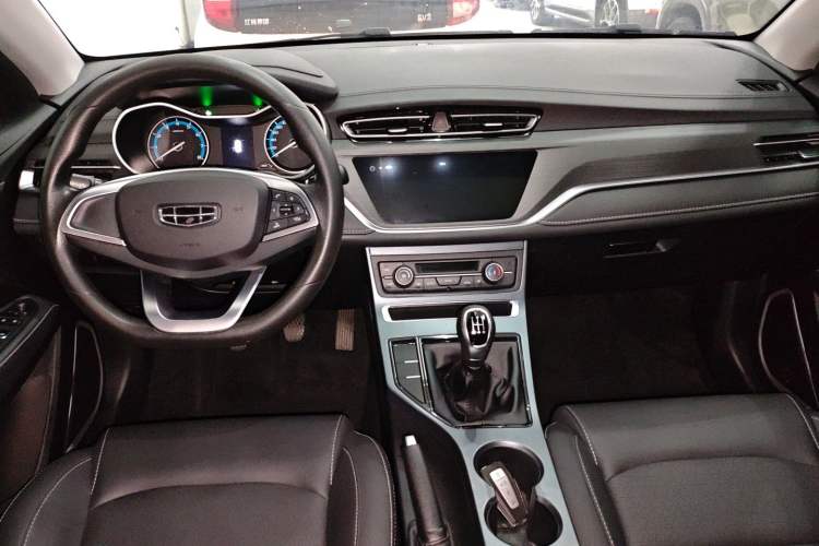 Used Geely Auto Emgrand 2021 UP 1.5L Manual Luxury Model Center Console
