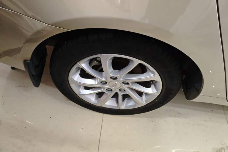 Used Geely Auto Emgrand 2021 UP 1.5L Manual Luxury Model Exterior 5