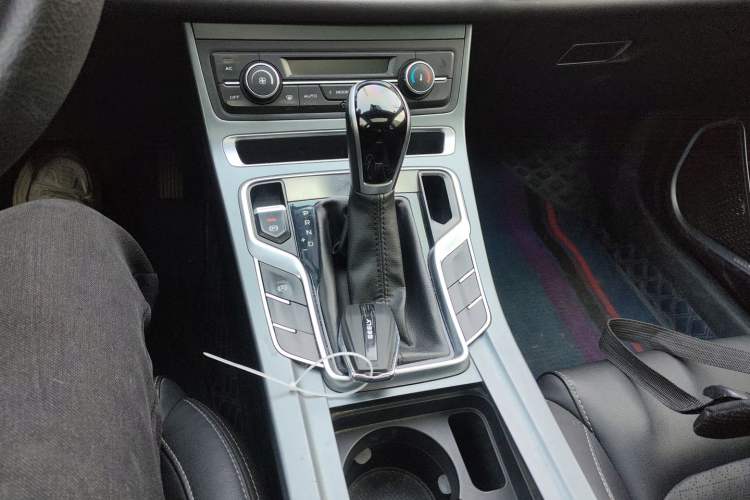 Used Geely Auto Emgrand 2021 UP 1.5L CVT Luxury Model Gear Lever