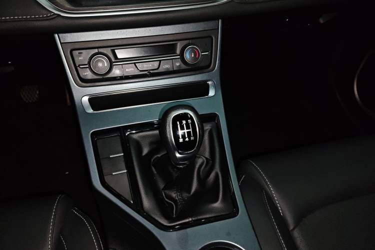 Used Geely Auto Emgrand 2021 UP 1.5L Manual Luxury Model Gear Lever