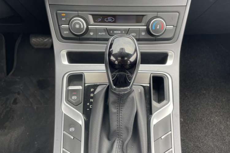 Used Geely Auto Emgrand 2021 UP 1.5L CVT Luxury Model Interior 4