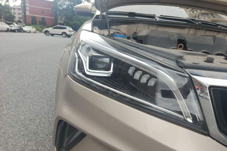 Used Geely Auto Emgrand 2021 UP 1.5L CVT Advanced Edition Right Front Headlight