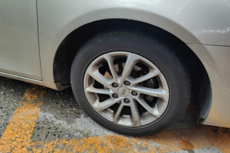 Used Geely Auto Emgrand 2021 UP 1.5L CVT Advanced Edition Right Front Wheel Hub