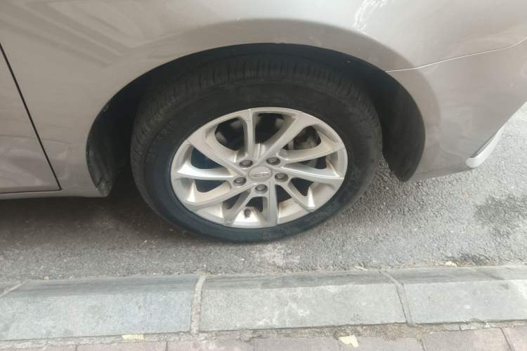 Used Geely Auto Emgrand 2021 UP 1.5L CVT Luxury Model Right Front Wheel Hub