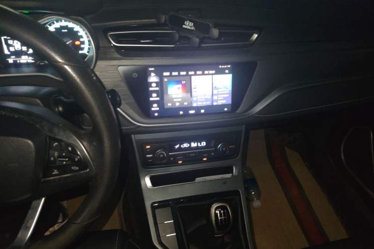Used Geely Auto Emgrand 2021 UP 1.5L Manual Luxury Model Audio And AC Panel