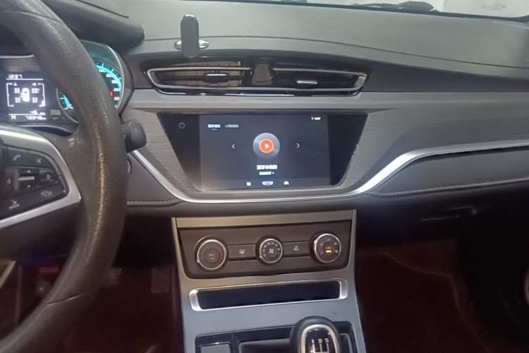 Used Geely Auto Emgrand 2021 UP 1.5L Manual Comfort Model Audio And AC Panel