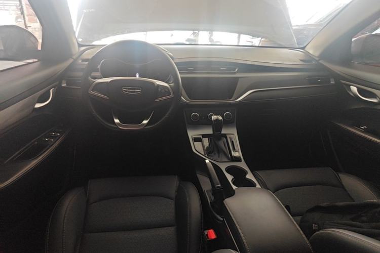 Used Geely Auto Emgrand 2021 UP 1.5L CVT Comfort Model Center Console