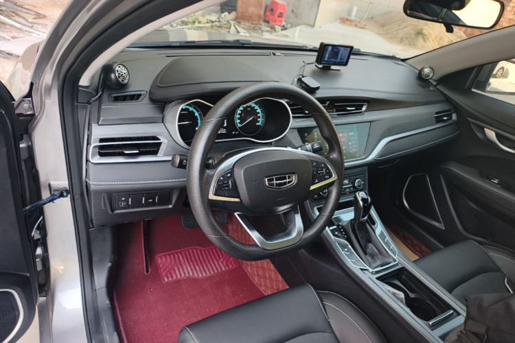 Used Geely Auto Emgrand 2021 UP 1.5L CVT Luxury Model Center Console
