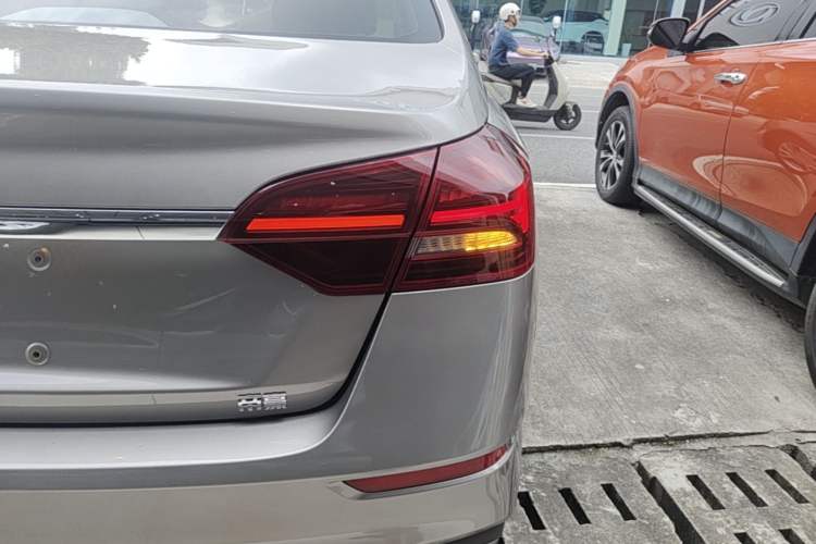Used Geely Auto Emgrand 2021 UP 1.5L CVT Comfort Model Exterior 3