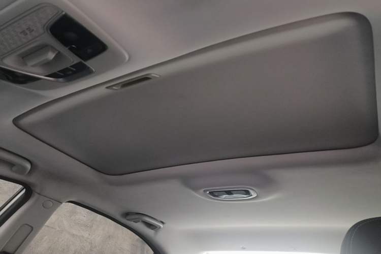 Used Geely Auto Emgrand 2021 UP 1.5L CVT Luxury Model Headliner