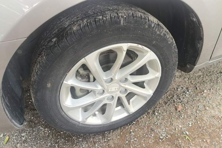 Used Geely Auto Emgrand 2021 UP 1.5L CVT Luxury Model Left Front Wheel Hub