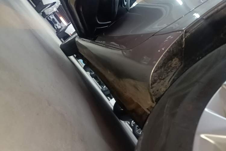 Used Geely Auto Emgrand 2021 UP 1.5L Manual Comfort Model Left Side Sill
