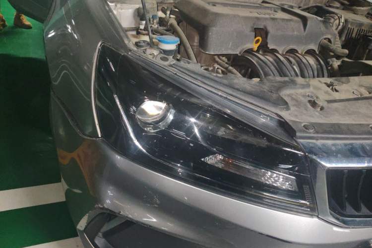 Used Geely Auto Emgrand 2021 UP 1.5L Manual Luxury Model Right Front Headlight