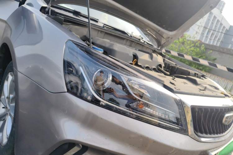 Used Geely Auto Emgrand 2021 UP 1.5L CVT Luxury Model Right Front Headlight
